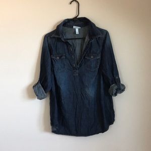 Liz Lange maternity top